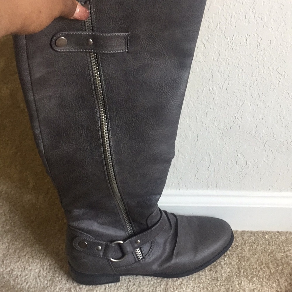Grey Rampage Boots